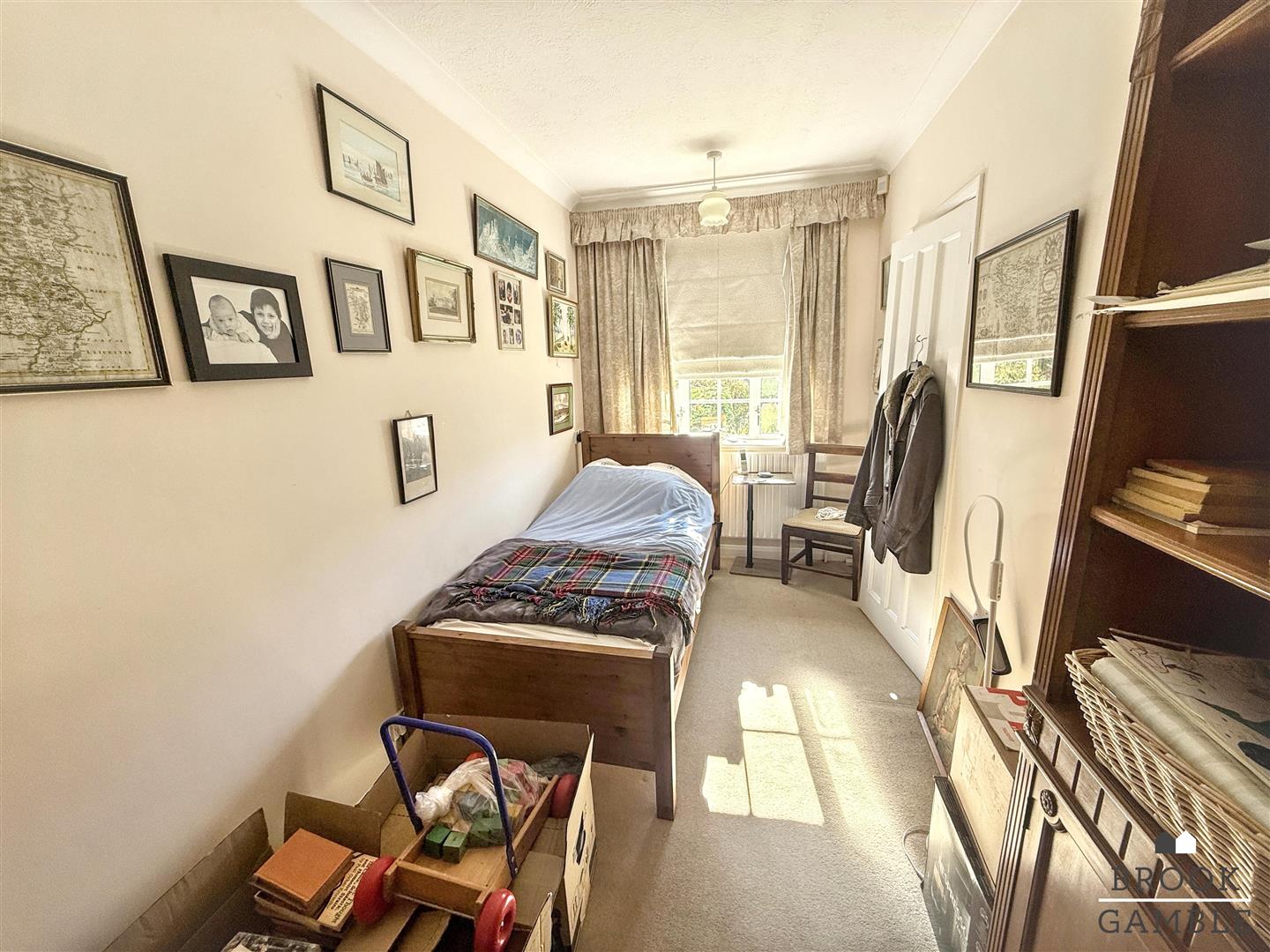 5 Bedroom House - Detached. Pashley Road in Eastbourne,  28